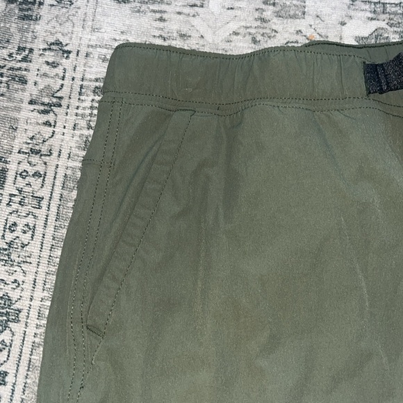 AMERICAN EAGLE Men Cargo Joggers with Attached Belt size large - Picture 5 of 10